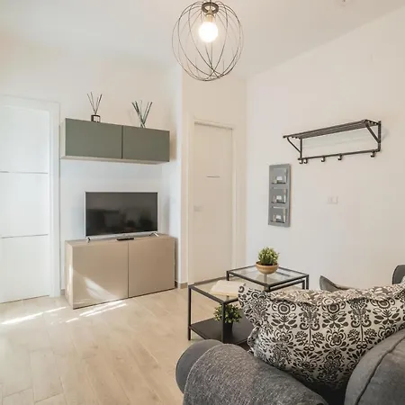 Daire Amazhome - 